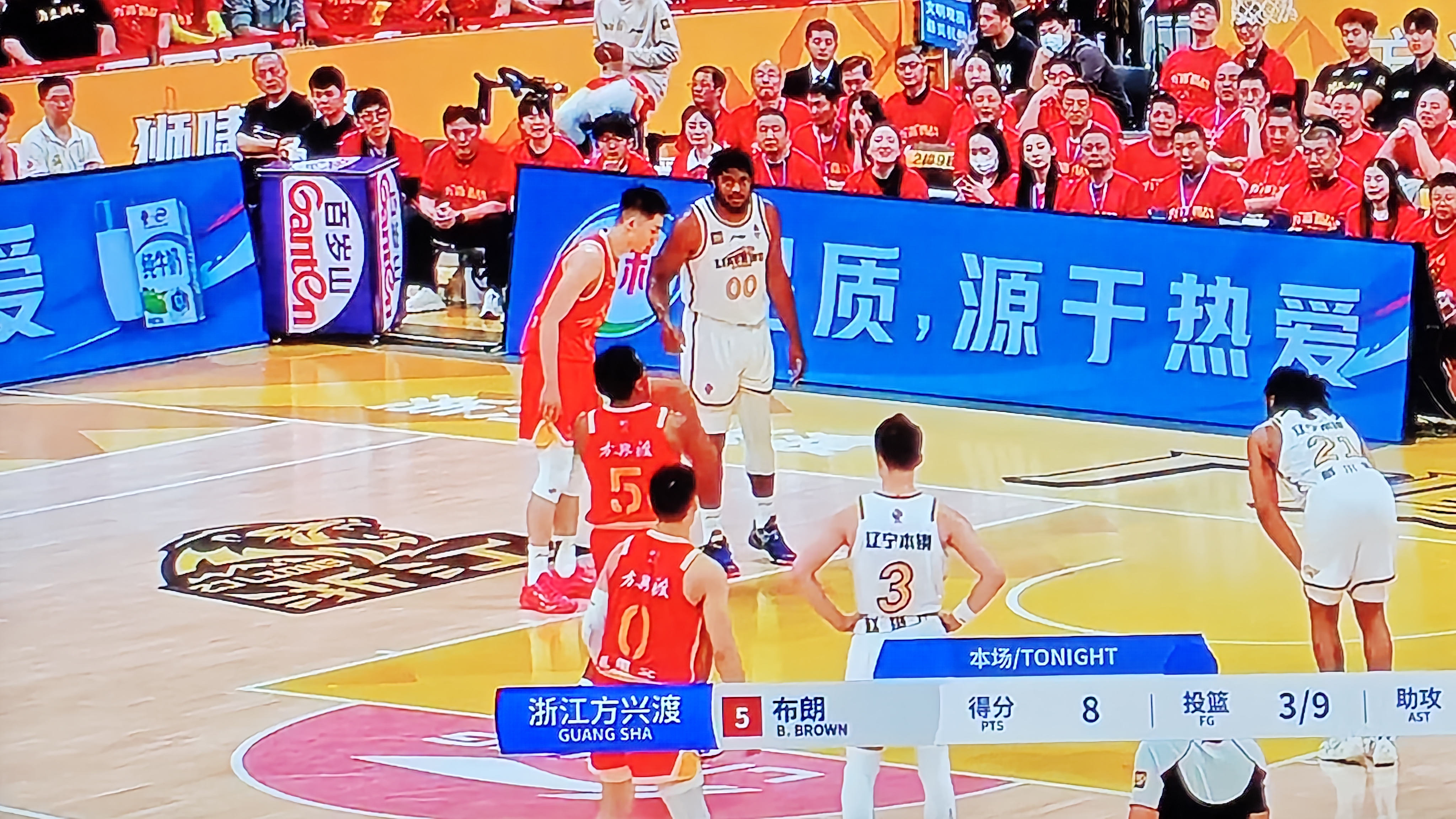 包含里程碑夜！辽宁本钢内部沟通，CBA常规赛今晚刷纪录，引发热议，轮换策略被讨论的词条