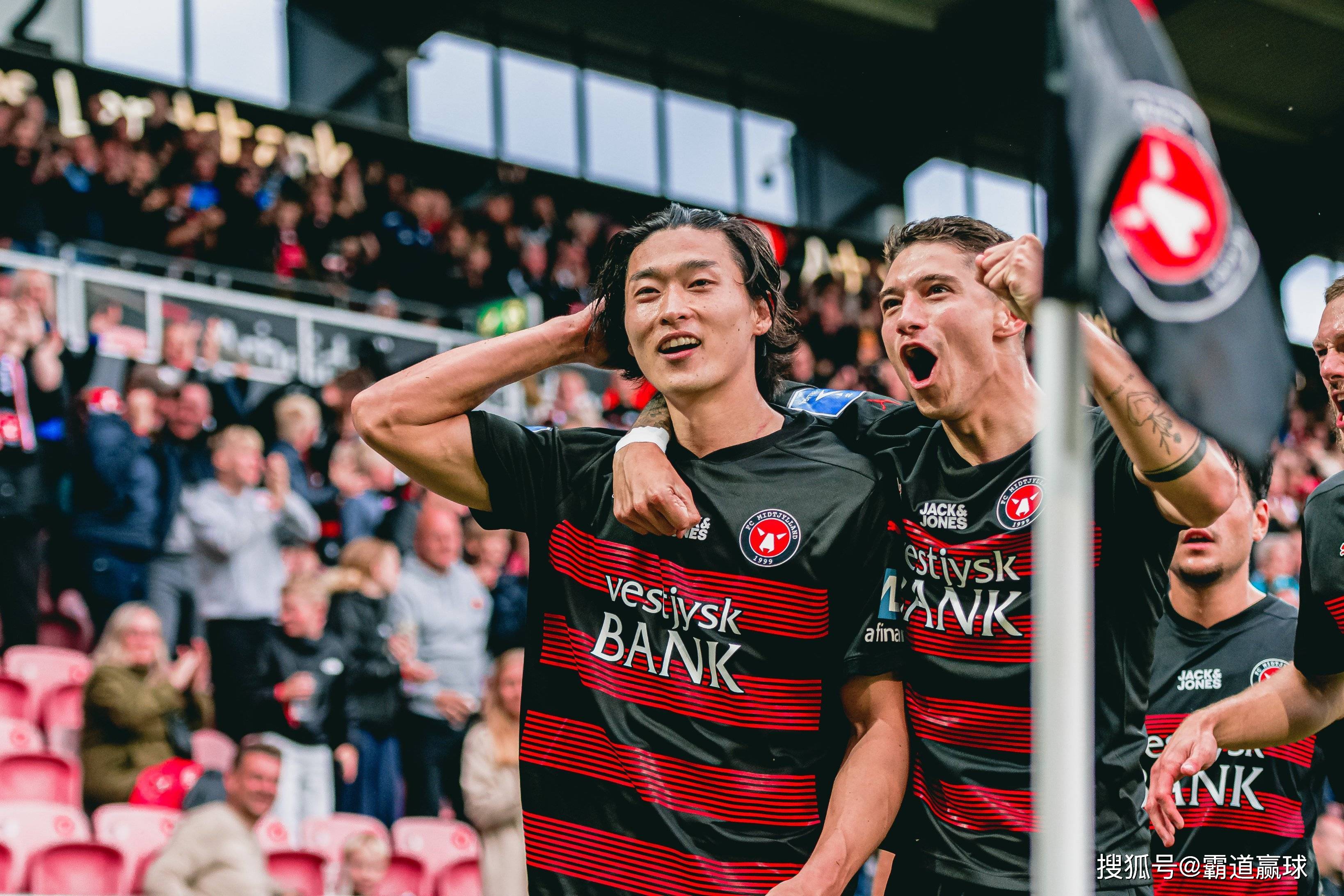 赛地聚焦——欧篮联今晚热度飙升,巴黎圣日耳曼绝杀压哨,引发热议,球队文化再被提及(今日巴黎圣日耳曼的首发11人) 赛地聚焦——欧篮联今晚热度飙升,巴黎圣日耳曼绝杀压哨,引发热议,球队文化再被提及(今日巴黎圣日耳曼的首发11人)