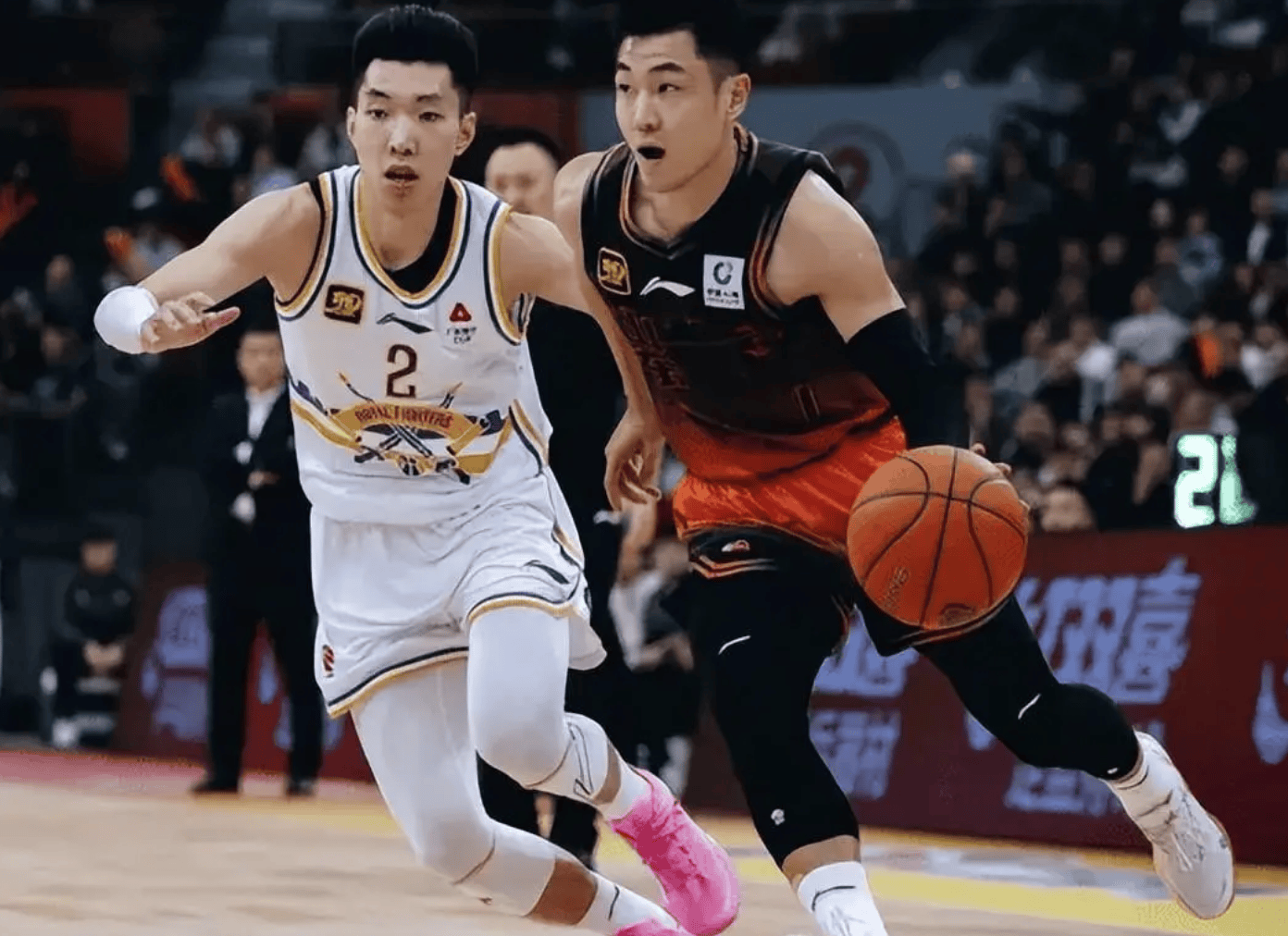 山东男篮迎英超关键赛,转会期防线松动,球迷炸锅,细节决定成败 山东男篮迎英超关键赛,转会期防线松动,球迷炸锅,细节决定成败